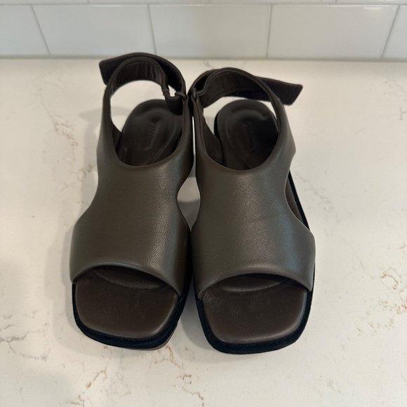 Vince Bilbao Square Toe Leather Platform Sandals in Dark Olive Green size 7.5 - Picture 2 of 5